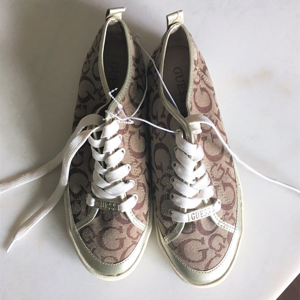New! Guess brown & tan canvas signature sneakers